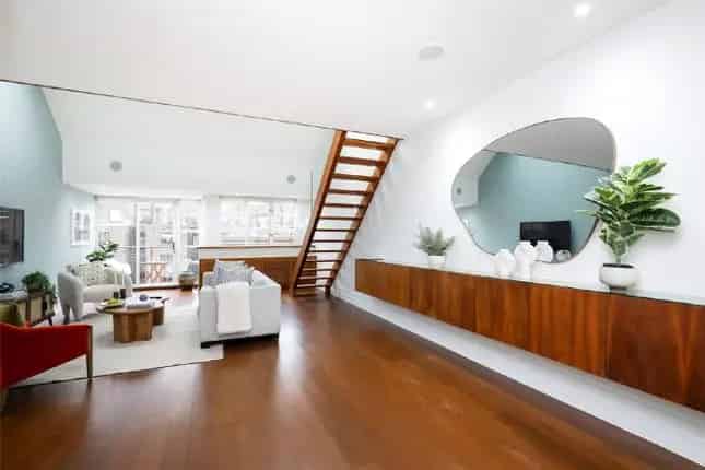 Stylish 2-Bedroom Duplex Penthouse near Kensington Gardens