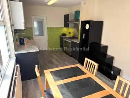 4 Bedroom House Cardiff Roath 2 Bathrooms Family Home