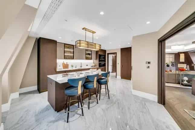 Luxury 3-Bedroom Apartment in Queen Anne's Gate St James's London
