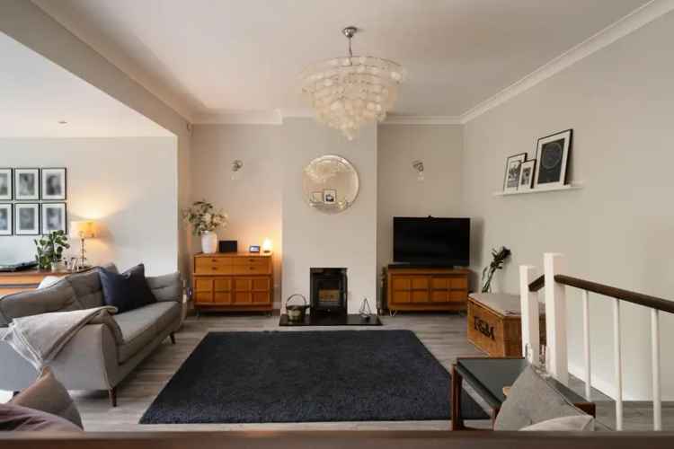 4 Bedroom Semi-Detached House Purley