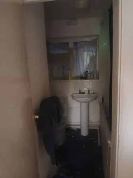 1 Bedroom Ground Floor Flat with Shared Garden