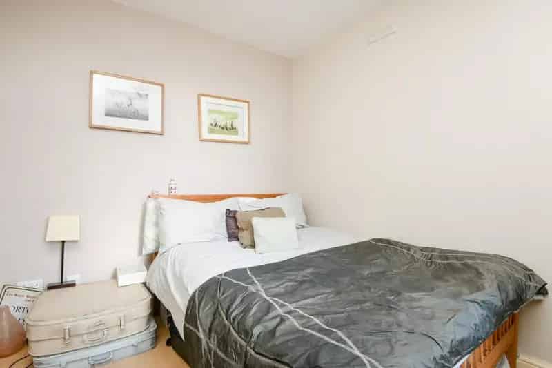 Thurlby Road Property: Convenient Location Near Transport and Parks