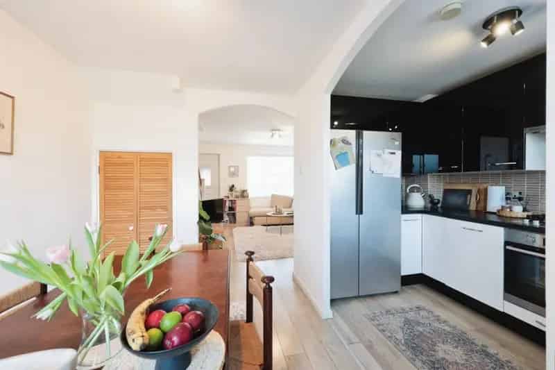 3 Bed Semi Detached House Ashfield Avenue