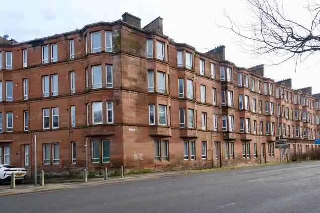 Flat for Sale in Mannering Court Glasgow G41