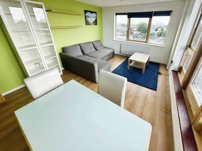 1 Bedroom Flat to Rent in London E13 - Roof Terrace