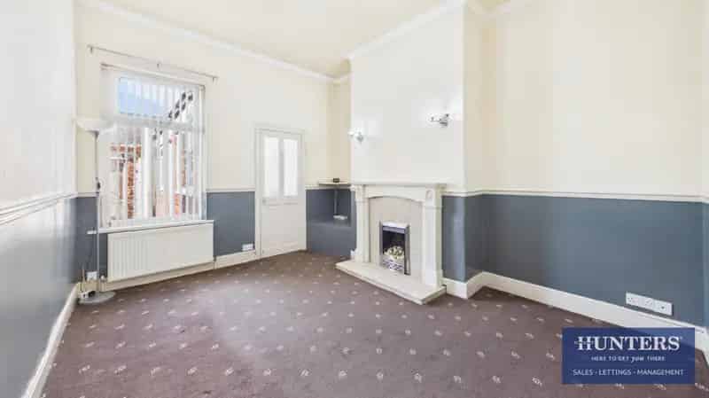2 bedroom House
 For Sale 
Total Size: 542 SQ FT
