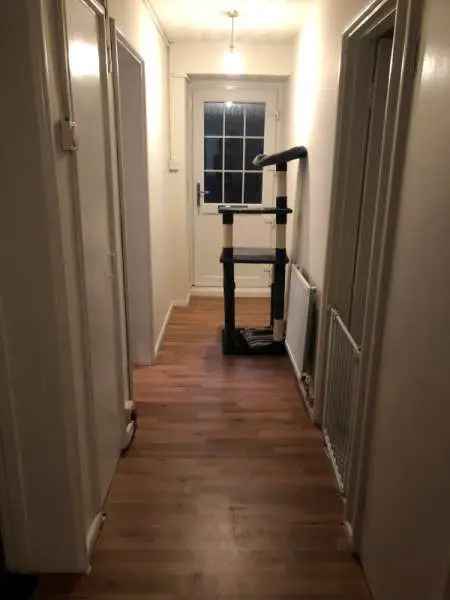 Flat For Rent in Winchester, England