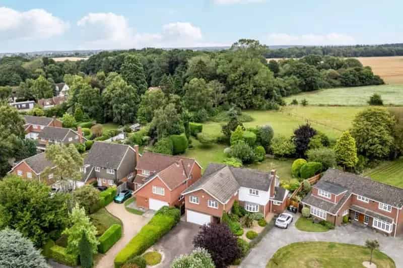 Detached House for sale with 6 bedrooms, Holywell Road, Studham