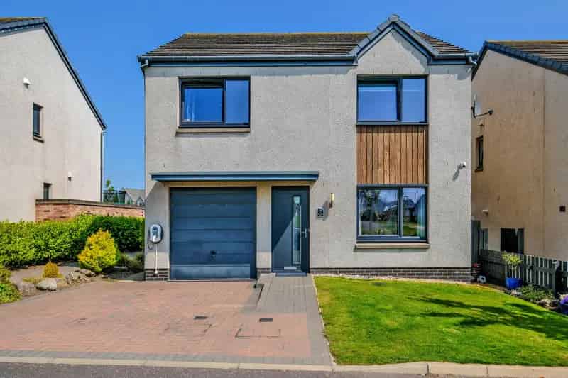 4 Bedroom Detached House for Sale in Cove Aberdeen