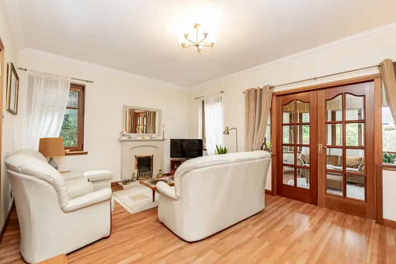 Spacious Architect-Designed Home in Airyhall