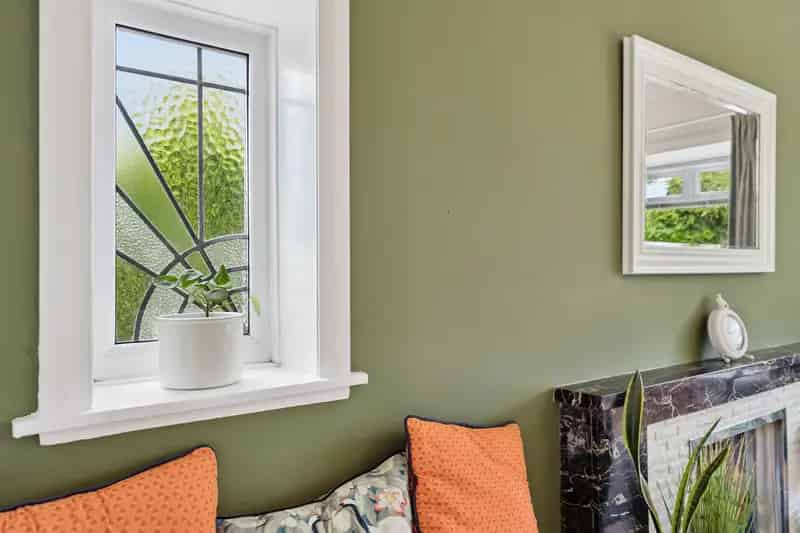 Family Home Newton Mearns Six Apartments Modern Conveniences Detached Garage