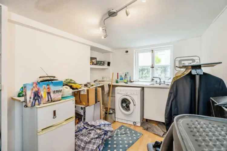 Beautiful Classic Home with Four Double Bedrooms and Landscaped Garden