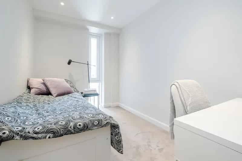 2 Bedroom Flat for Sale Wharf Road