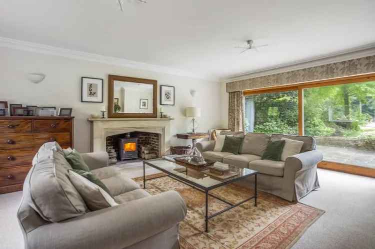 4 Bedroom Detached House in Sought-After Location