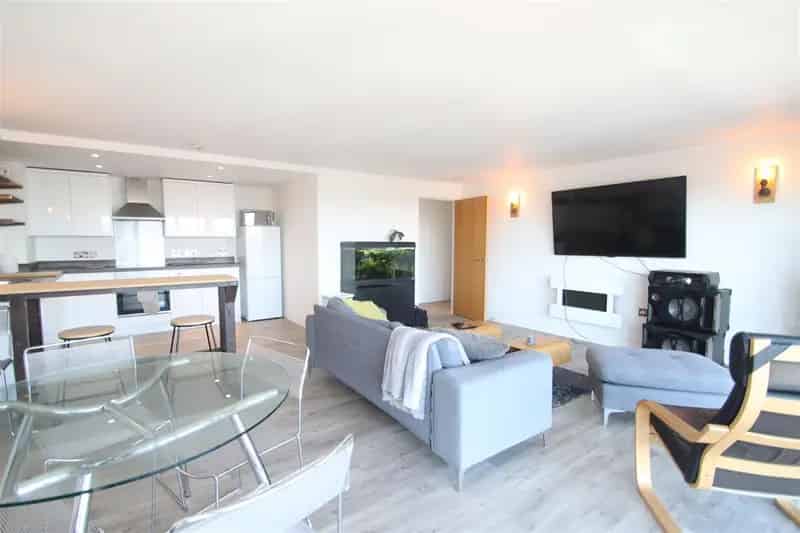 2 Bedroom Apartment Birmingham City Centre 7th Floor Spacious Apartment
