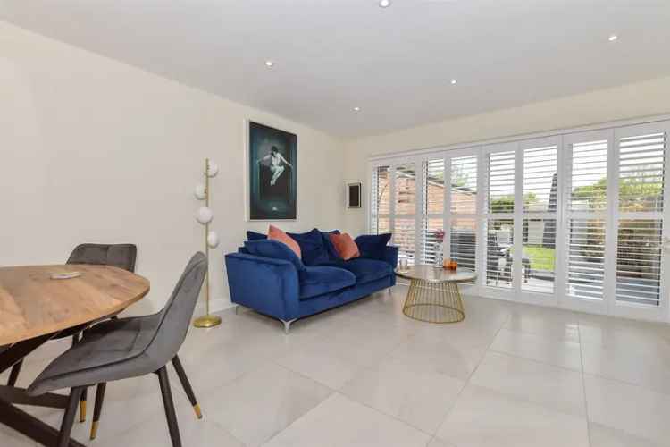 3 Bedroom End Terrace House For Sale