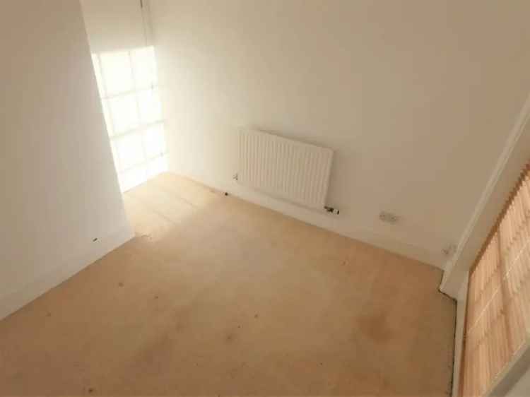 2 Bedroom Flat For Sale - Top Floor, Grade Listed Building