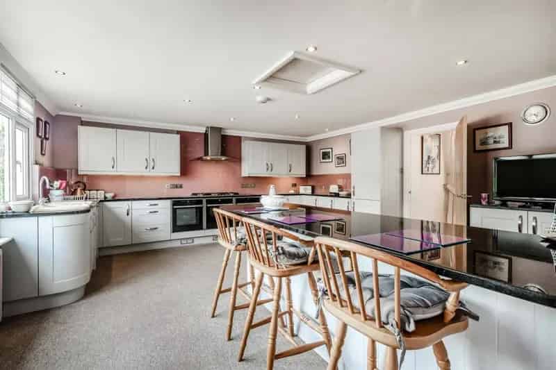 Elegant Detached Family House with Annexe Near Bungay Town Centre