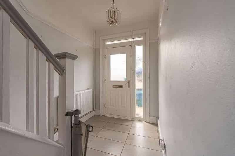 4 Bed Semi Detached House For Sale Large Garden Ample Parking