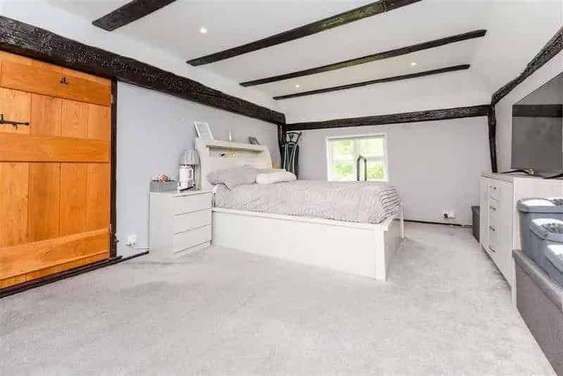 4 Bed Grade II Listed Hall House For Sale