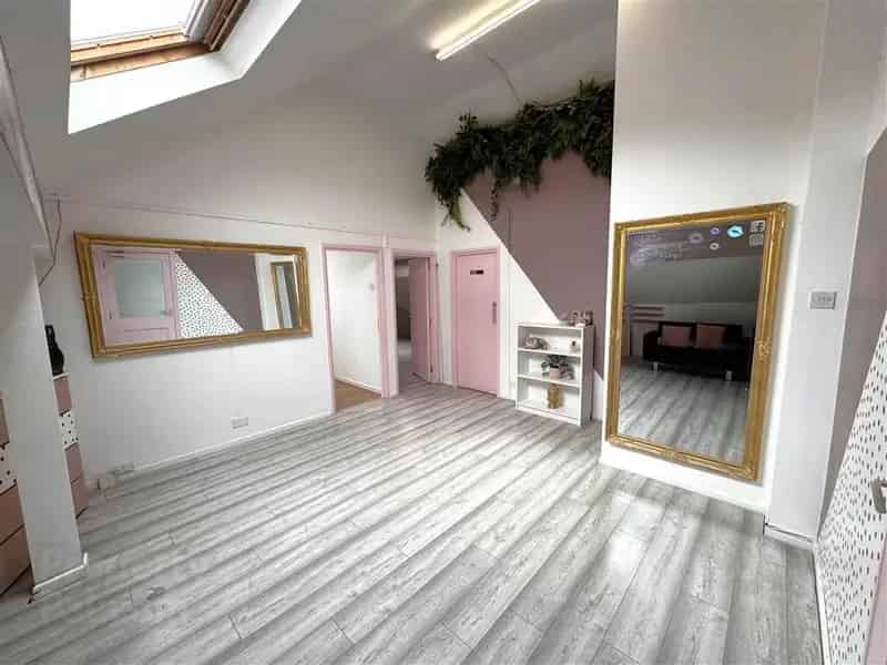 Commercial property For Rent , 220, Stewartstown Road, Belfast, Northern Ireland