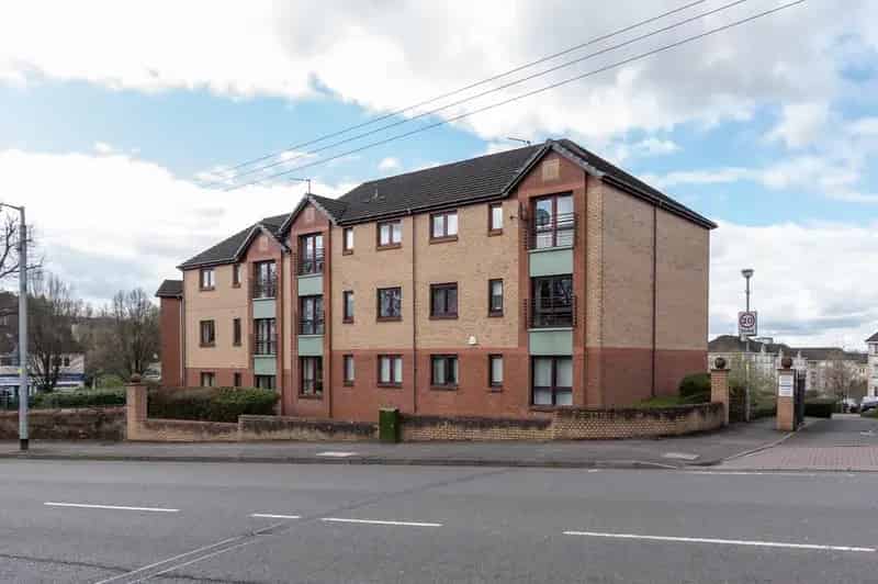 2 Bedroom Flat to Rent Knightswood Court