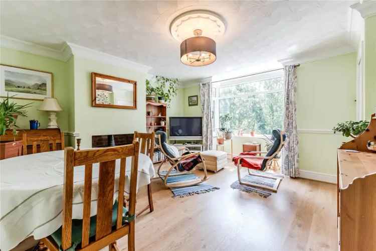 House For Sale in Leeds, England