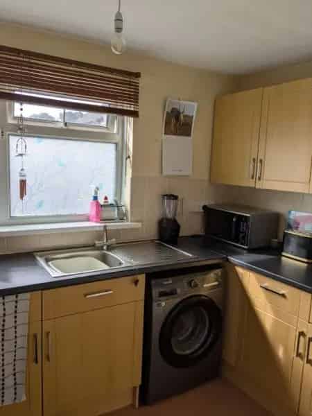 Ground Floor Flat 2 Bedrooms Garden Parking Near Schools
