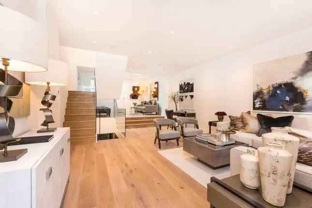 3 Bedroom House for Sale in Marylebone London NW8