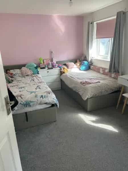 2 Bedroom Semi Detached House Near Shops and Schools