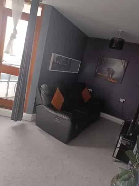 Large Family Home near Victoria Park with Great Transport Links