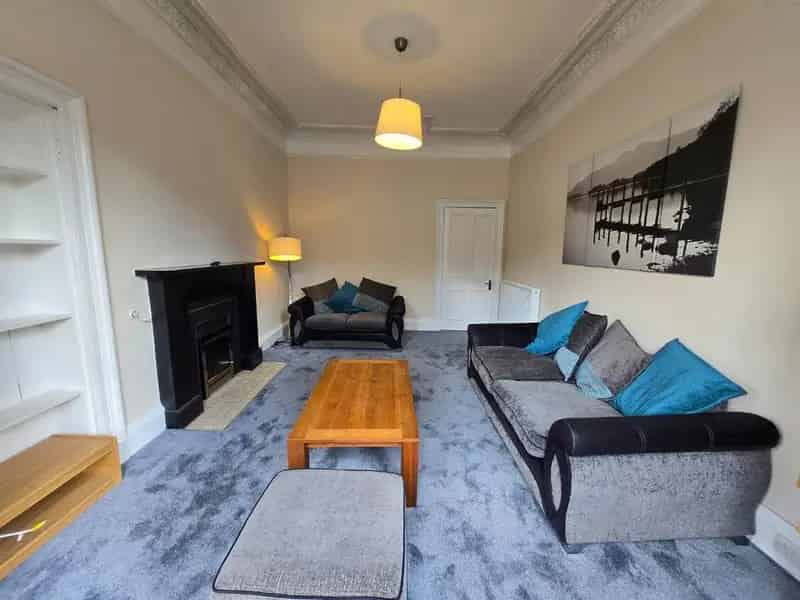2 Bedroom Flat to Rent Near Cameron Toll