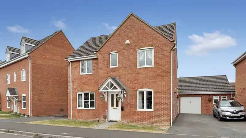 4 Bedroom Detached House For Sale Leigh Park