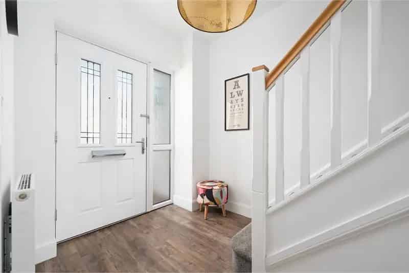 4 Bed Detached House with 2 Reception Rooms