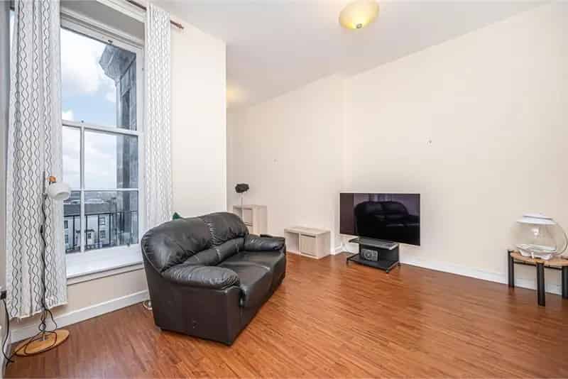 1 Bed Flat Upper Floor Apartment City Centre