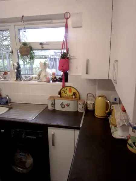 Bungalow For Rent in Wakefield, England