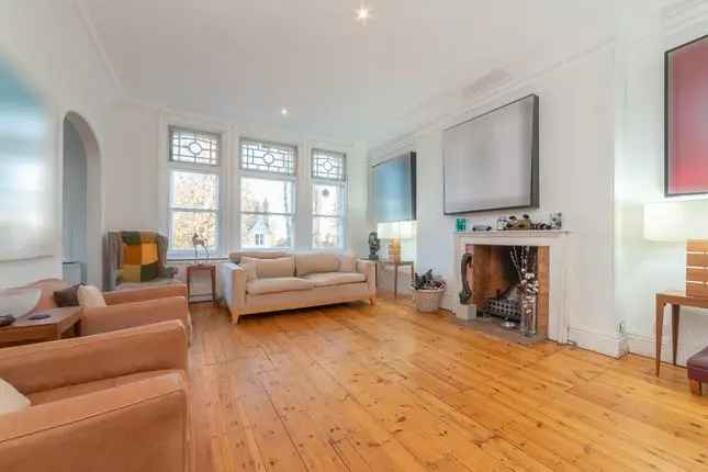 Maisonette to rent in Well Walk, London NW3