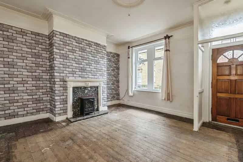 2 Bedroom End Terrace House For Sale Auction 10th July