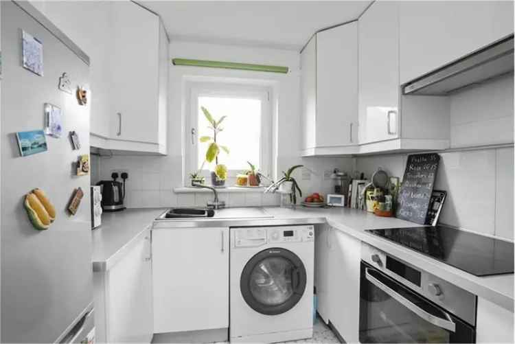 1 Bed Flat - First Floor with 1 Reception Room