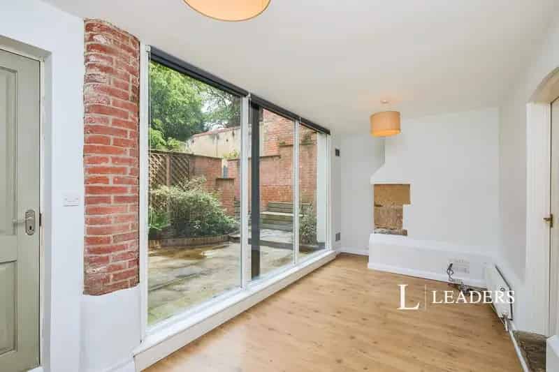 3 Bedroom Apartment to Rent