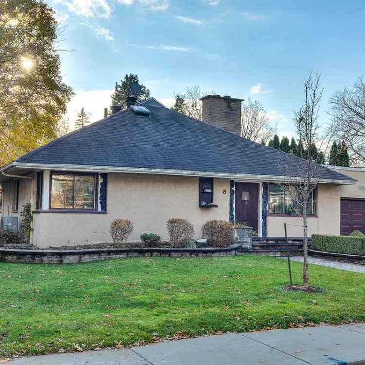 Spacious Bungalow with Pool-Sized Lot and Development Potential