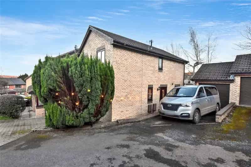 Four Bedroom Detached House in Rodley