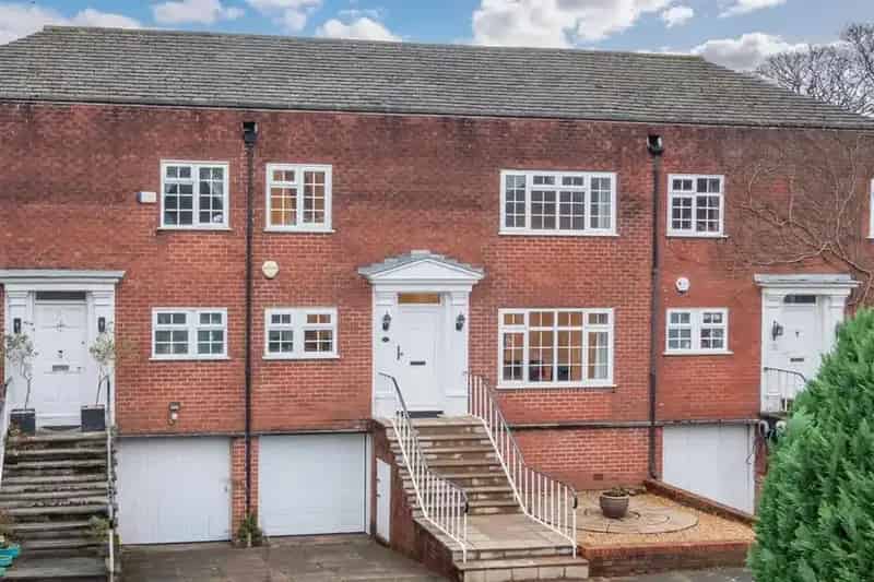 3 Bedroom Townhouse for Sale in Altrincham