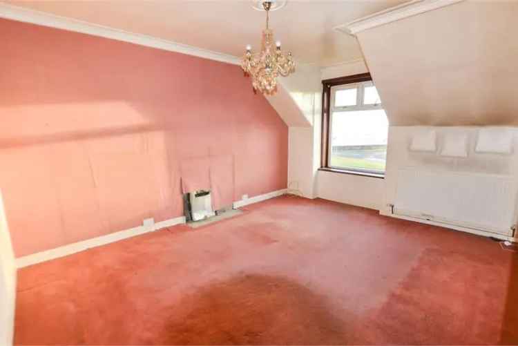 2 Bed Flat - Upper with 1 Reception Room