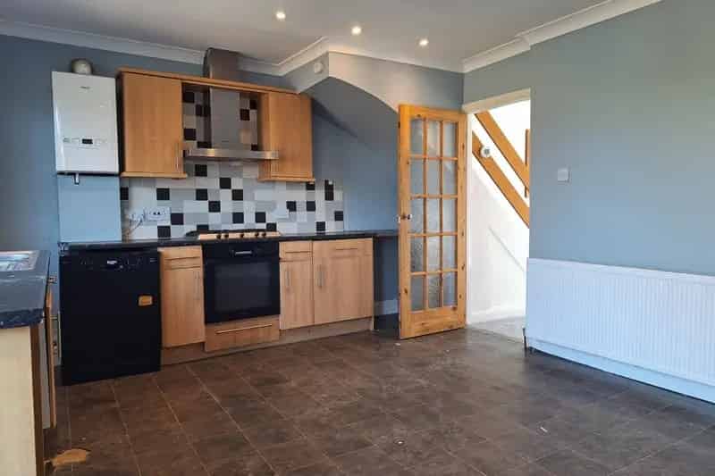 Family Home Four Bedrooms Large Kitchen Diner Garage Parking