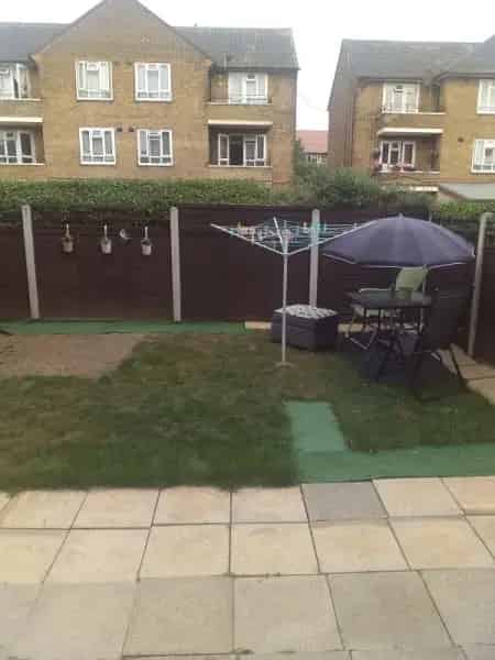 Ground Floor Flat with Garden Near Shops