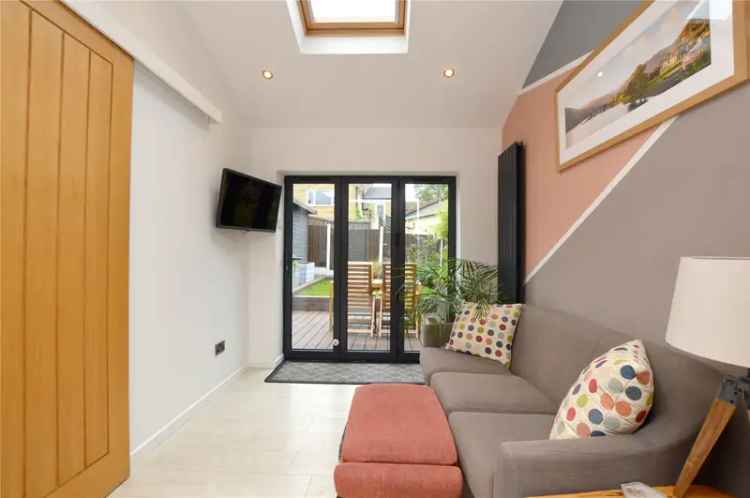 House For Sale in Leeds, England