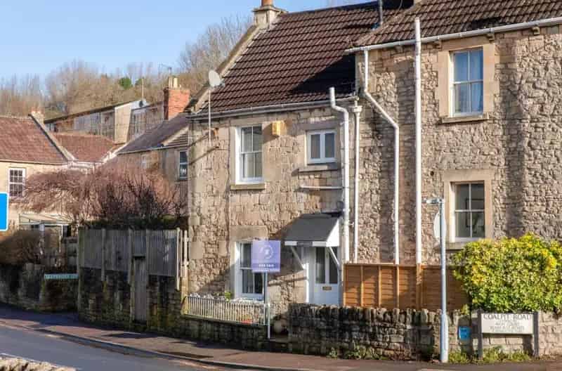 2 Bedroom House for Sale in Batheaston