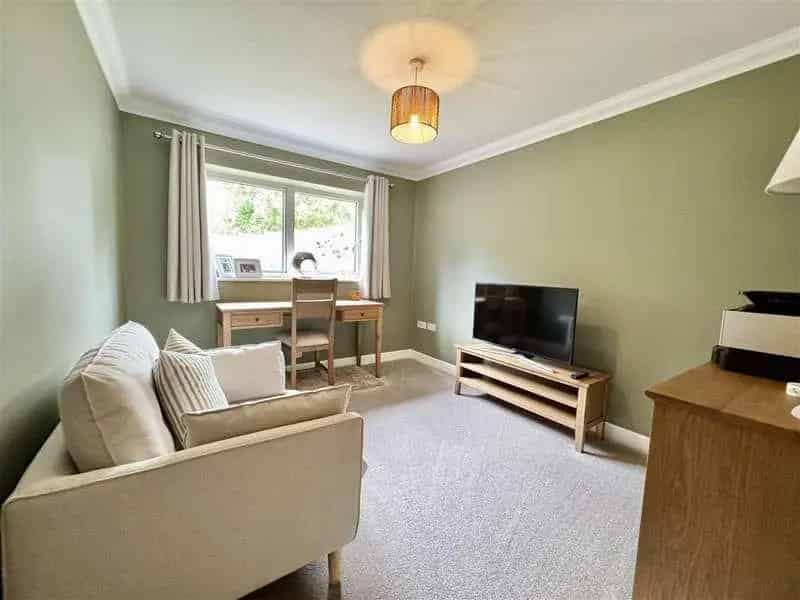 4 Bed Detached House for Sale