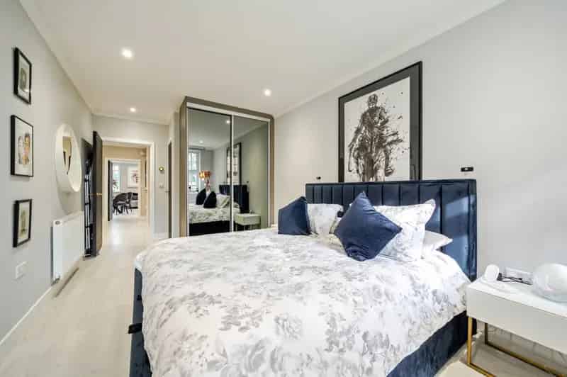 2 bedroom flat for sale